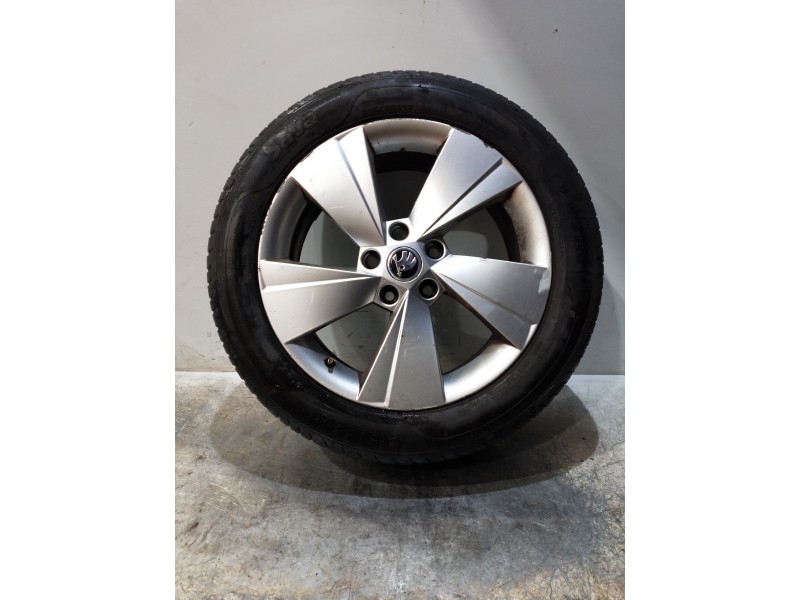 Recambio de juego llantas para skoda superb (3v3) active referencia OEM IAM   215/55/17