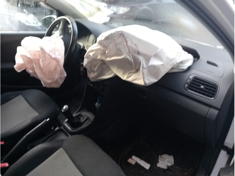 volkswagen polo (6r1) del año 2010