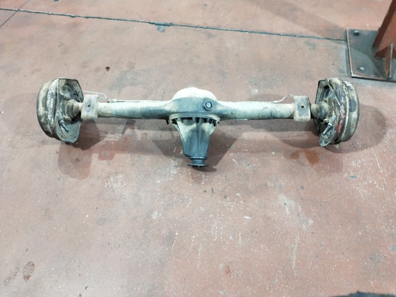 Recambio de puente trasero para mitsubishi montero (l040) 2500 td (2-ptas.) referencia OEM IAM   