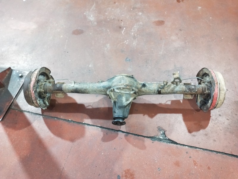 Recambio de puente trasero para mitsubishi montero (l040) 2500 td (2-ptas.) referencia OEM IAM   