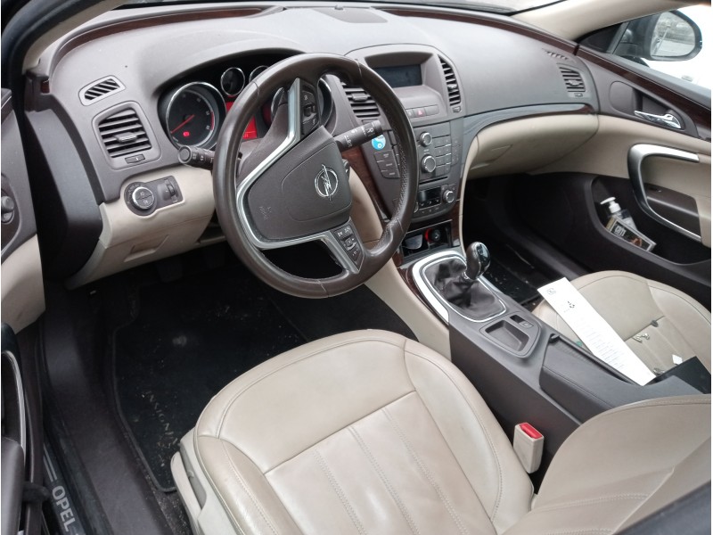 opel insignia berlina del año 2010