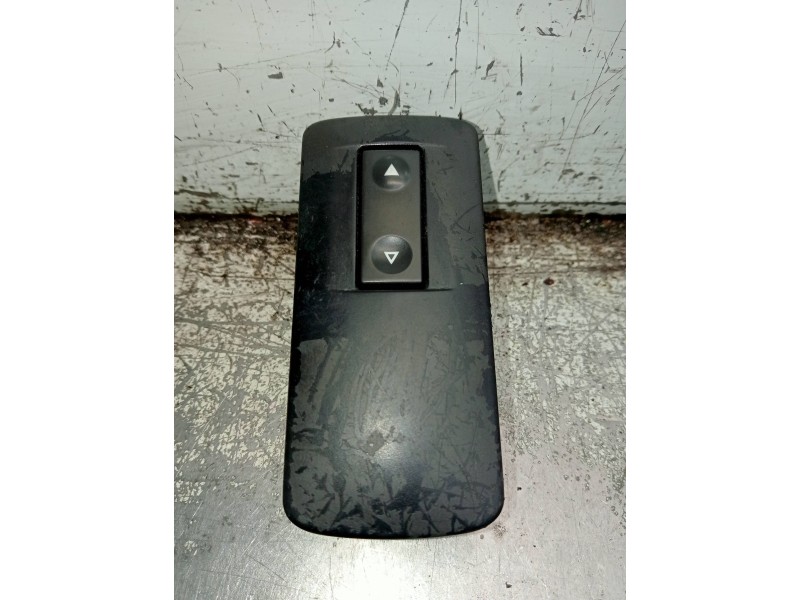 Recambio de mando elevalunas delantero derecho para opel vectra c caravan elegance referencia OEM IAM 09186959 07045T 