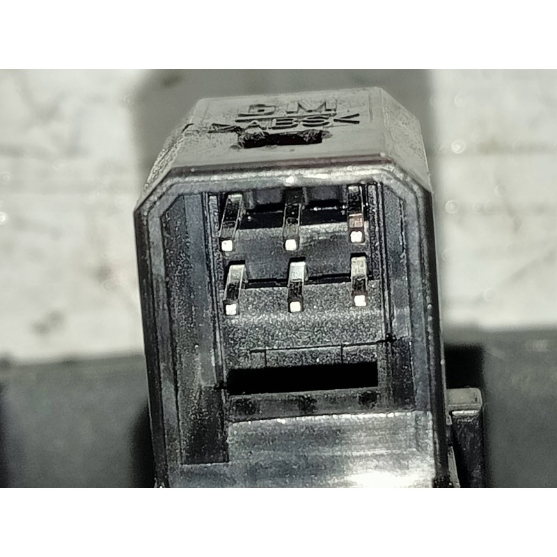 Recambio de mando elevalunas delantero derecho para opel vectra c caravan elegance referencia OEM IAM 09186959 07045T 