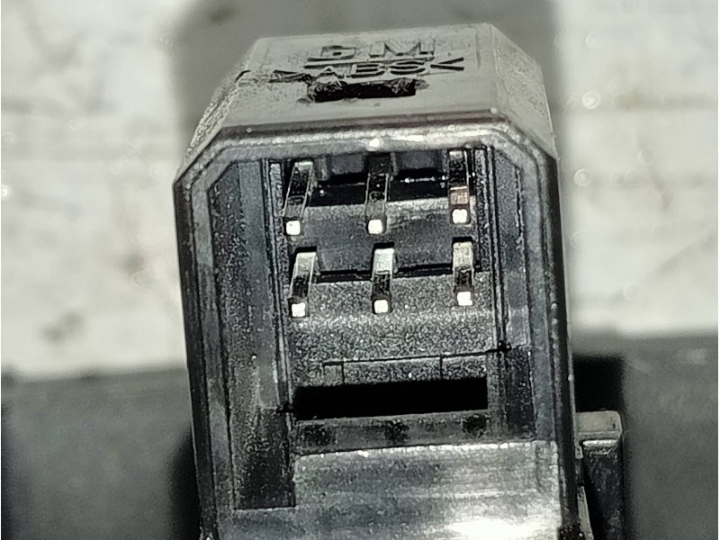 Recambio de mando elevalunas delantero derecho para opel vectra c caravan elegance referencia OEM IAM 09186959 07045T 