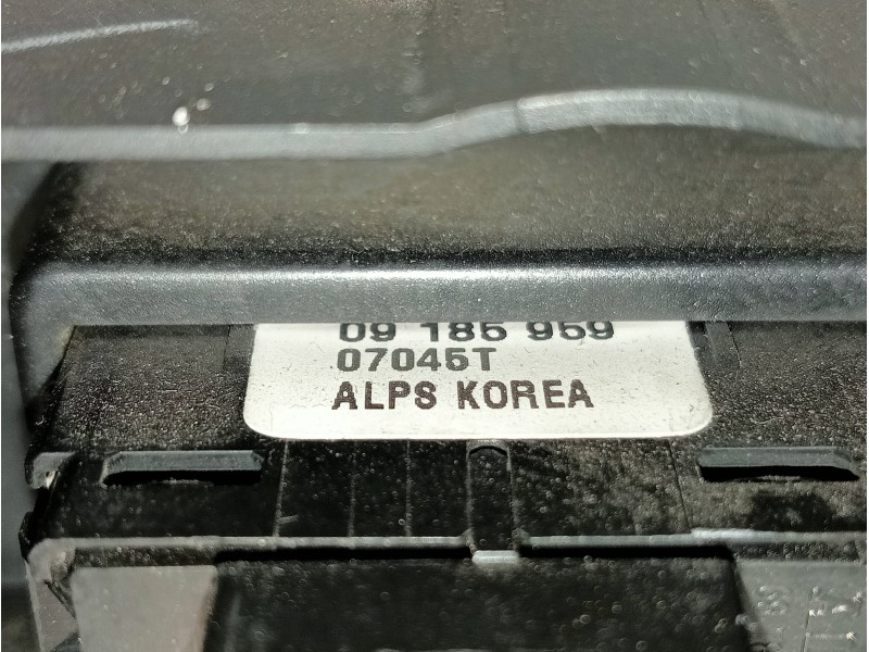 Recambio de mando elevalunas delantero derecho para opel vectra c caravan elegance referencia OEM IAM 09186959 07045T 