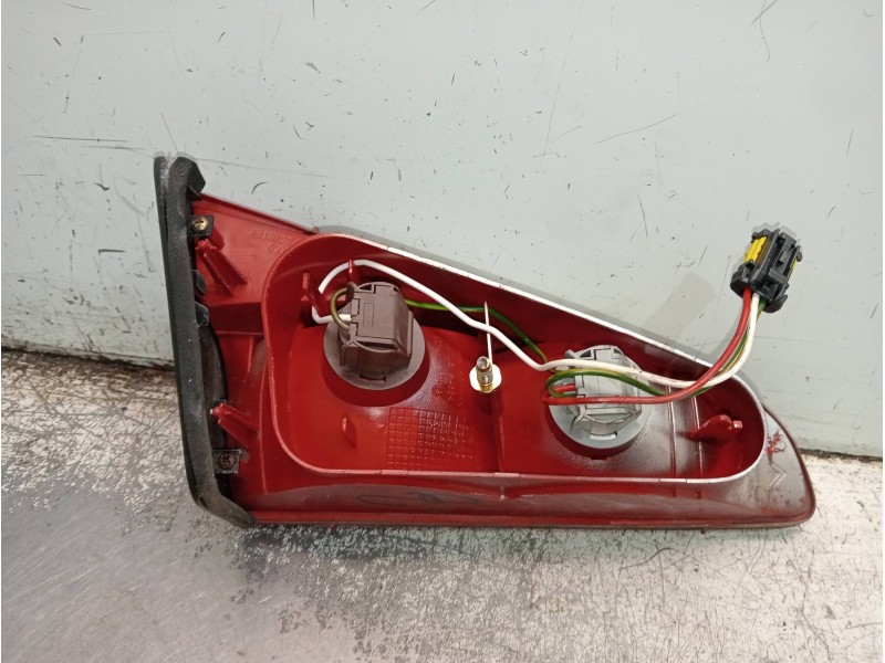 Recambio de piloto trasero derecho interior para peugeot 607 (s1) básico referencia OEM IAM   