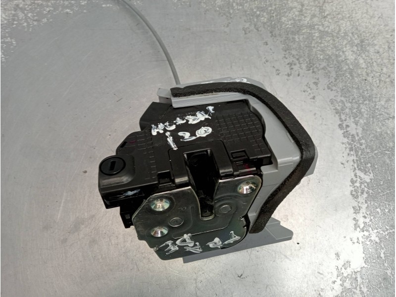 Recambio de motor cierre centralizado trasero derecho para hyundai i20 classic referencia OEM IAM 81420Q0000 BC3RRRH 5P