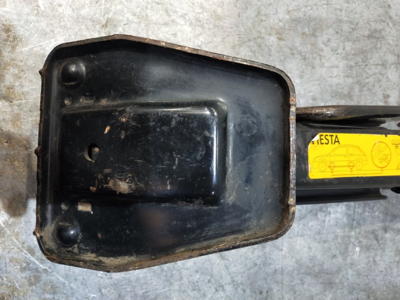 Recambio de gato para ford fiesta berlina básico referencia OEM IAM   