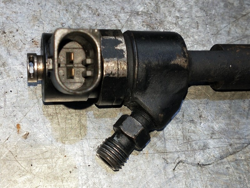 Recambio de inyector para mercedes clase clk (w209) coupe 270 cdi (209.316) referencia OEM IAM 0445110177  BOSCH