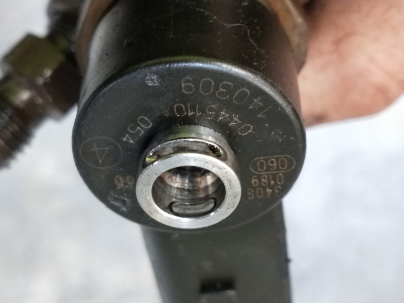 Recambio de inyector para mercedes clase clk (w209) coupe 270 cdi (209.316) referencia OEM IAM 0445110054  BOSCH