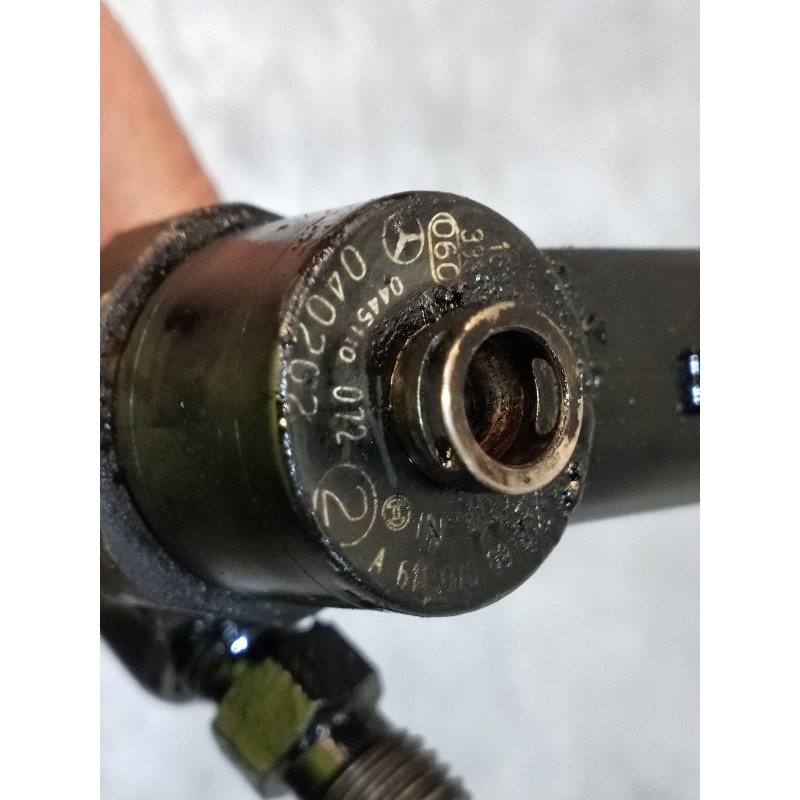 Recambio de inyector para mercedes clase c (w203) sportcoupe c 220 cdi (203.706) referencia OEM IAM 0445110072  BOSCH