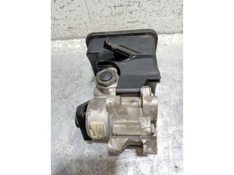 Recambio de bomba direccion para bmw serie 5 berlina (e39) 520d referencia OEM IAM 7691900518 6750938 