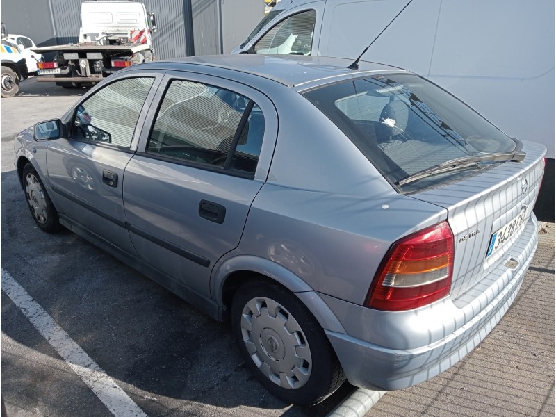opel astra g berlina del año 2002