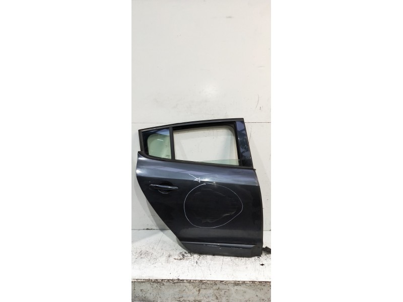 Recambio de puerta trasera derecha para renault megane iii berlina 5 p business referencia OEM IAM   5P
