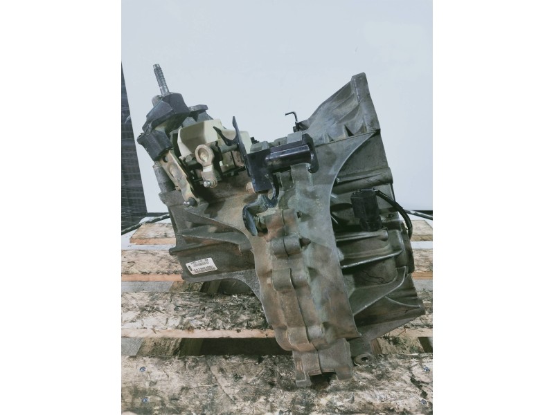 Recambio de caja cambios para ford focus berlina (cak) ambiente referencia OEM IAM YS4R7002MA 1GD20D28 000501 5V