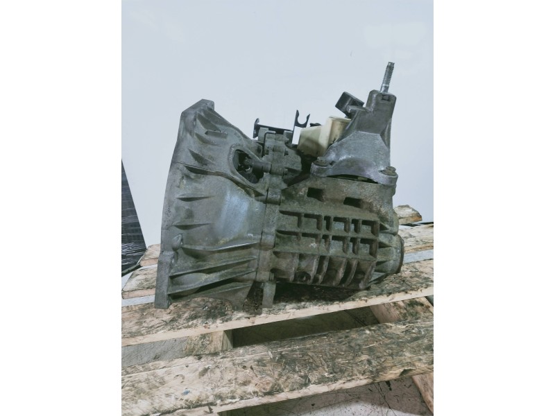 Recambio de caja cambios para ford focus berlina (cak) ambiente referencia OEM IAM YS4R7002MA 1GD20D28 000501 5V