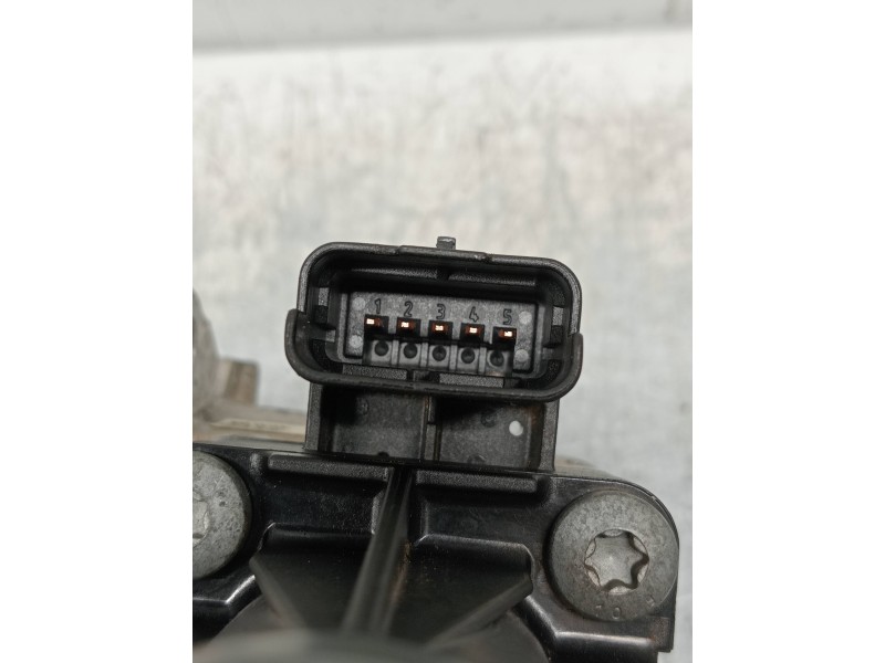 Recambio de valvula egr para ford transit connect combi 220 l1 ambiente referencia OEM IAM 9813063580 50563917 
