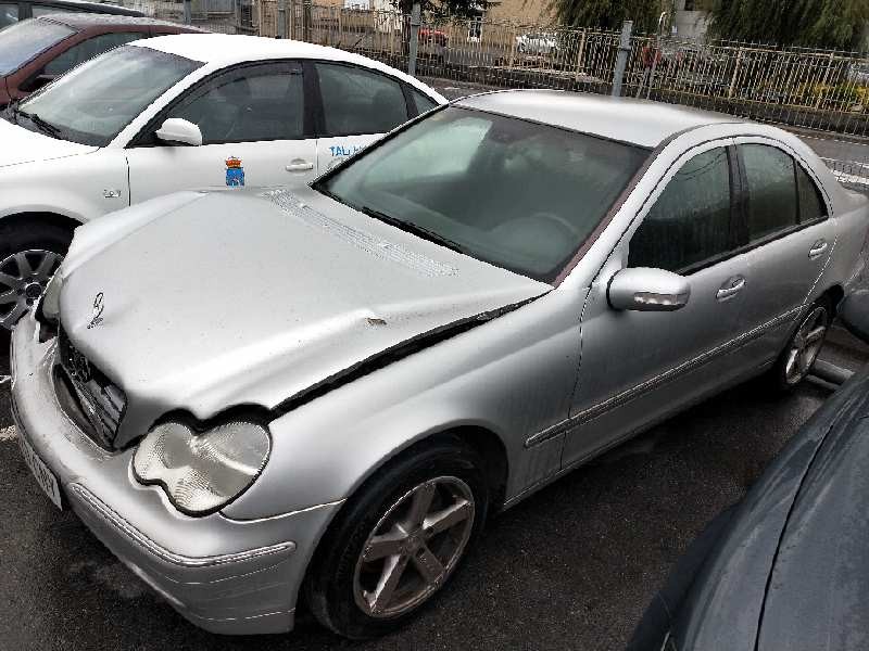 mercedes clase c (w203) berlina del año 2003