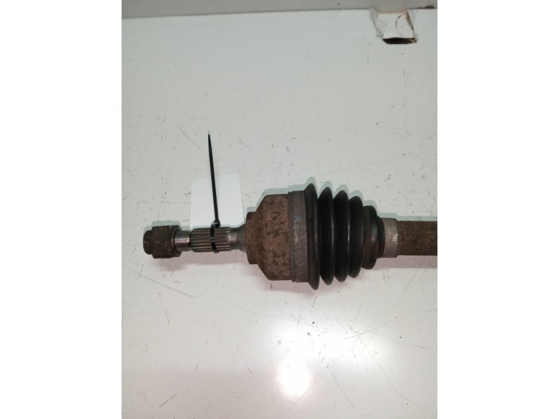 Recambio de transmision delantera derecha para citroen c3 1.4 16v sensodrive sx plus referencia OEM IAM 9638016880  