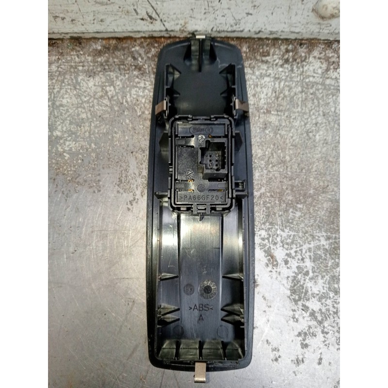 Recambio de mando elevalunas delantero derecho para renault megane iii berlina 5 p business referencia OEM IAM E3017603212B  5P