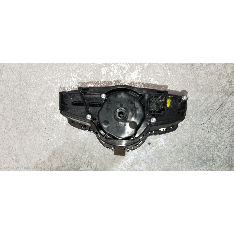 Recambio de mando luces para mercedes clase c (w205) lim. 2.1 cdi cat referencia OEM IAM A2059057007  