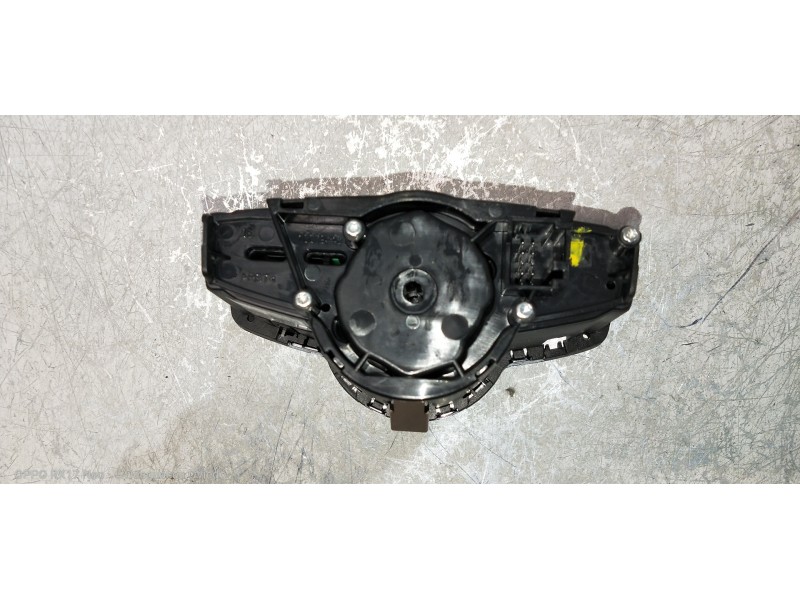 Recambio de mando luces para mercedes clase c (w205) lim. 2.1 cdi cat referencia OEM IAM A2059057007  