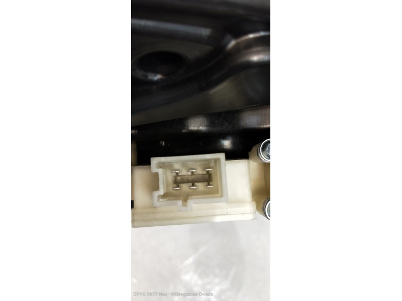 Recambio de elevalunas delantero derecho para mercedes clase c (w205) lim. 2.1 cdi cat referencia OEM IAM A2057200279 A205906011