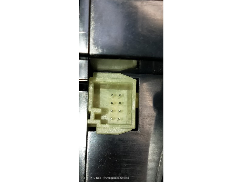 Recambio de luz interior para mercedes clase c (w205) lim. 2.1 cdi cat referencia OEM IAM A0009062305 A0008274623 3OS1011987005 