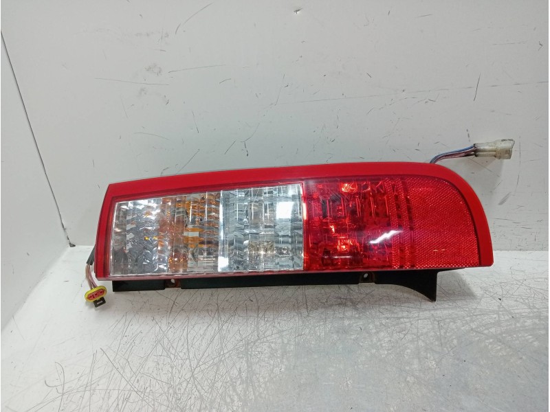 Recambio de piloto trasero derecho para tata indigo marina referencia OEM IAM 18770100R  INFERIOR