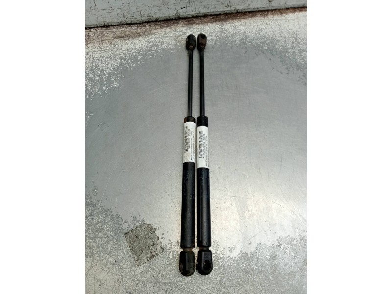 Recambio de amortiguadores maletero / porton para audi a6 berlina (c4) 2.8 referencia OEM IAM 4A5827552 689238 0390N