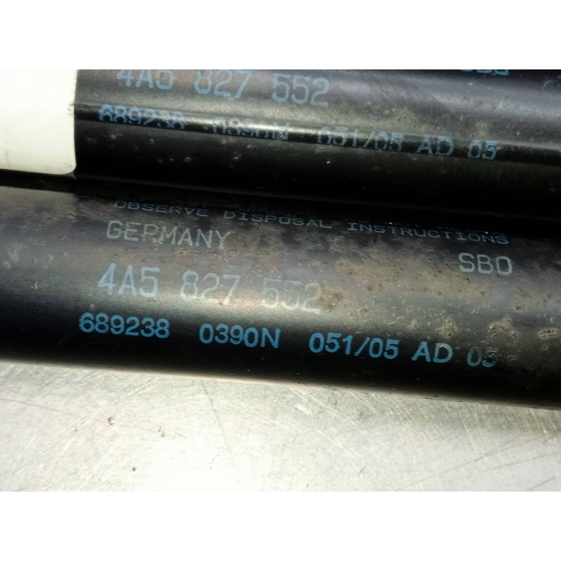 Recambio de amortiguadores maletero / porton para audi a6 berlina (c4) 2.8 referencia OEM IAM 4A5827552 689238 0390N