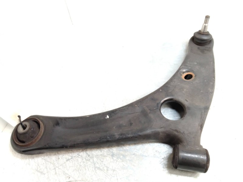 Recambio de brazo suspension inferior delantero derecho para mitsubishi colt berlina 3 (cz) 1.3 atlantis referencia OEM IAM   