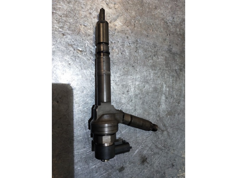 Recambio de inyector para opel astra h caravan cosmo referencia OEM IAM 0445110175  BOSCH