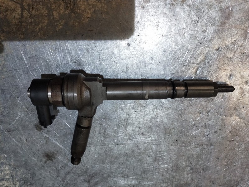 Recambio de inyector para opel astra h caravan cosmo referencia OEM IAM 0445110175  BOSCH