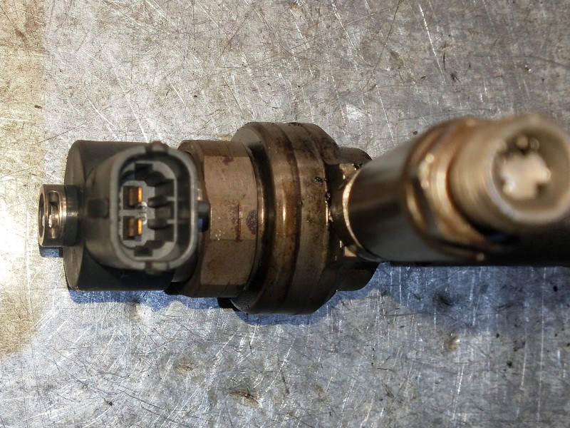 Recambio de inyector para opel astra h caravan cosmo referencia OEM IAM 0445110175  BOSCH