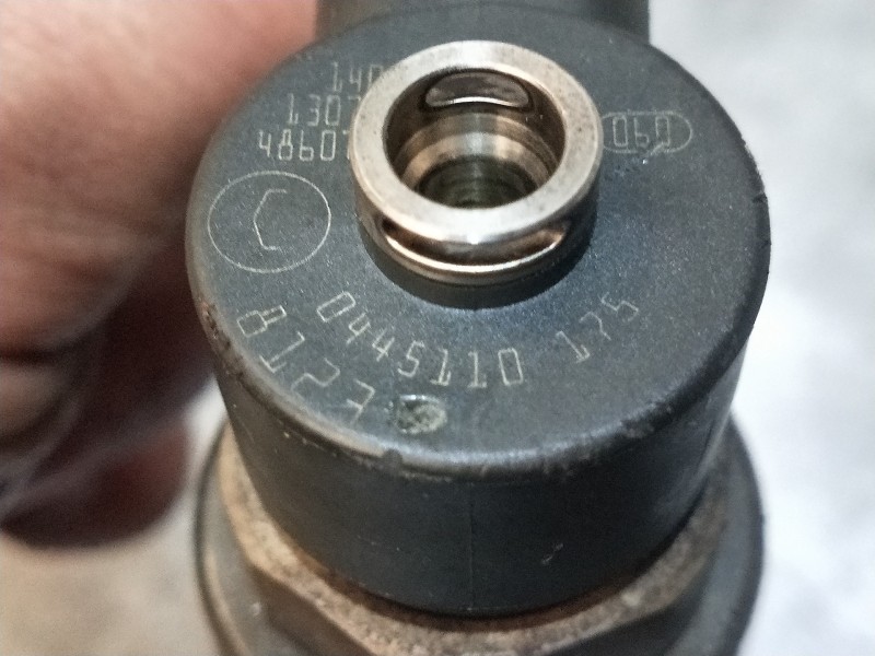 Recambio de inyector para opel astra h caravan cosmo referencia OEM IAM 0445110175  BOSCH