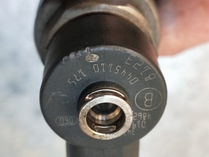 Recambio de inyector para opel astra h caravan cosmo referencia OEM IAM 0445110175  BOSCH