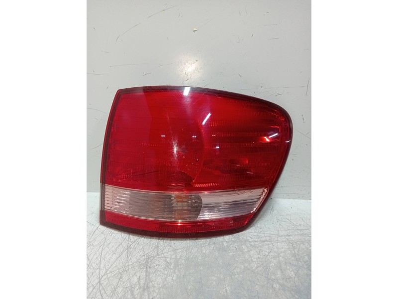 Recambio de piloto trasero derecho para toyota avensis verso (m20) 2.0 turbodiesel cat referencia OEM IAM   