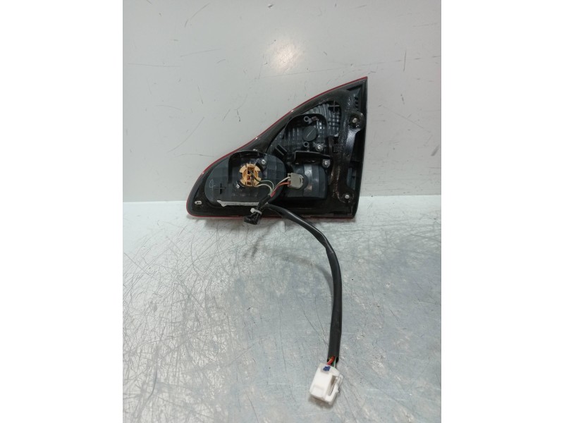 Recambio de piloto trasero izquierdo interior para toyota avensis verso (m20) 2.0 turbodiesel cat referencia OEM IAM   