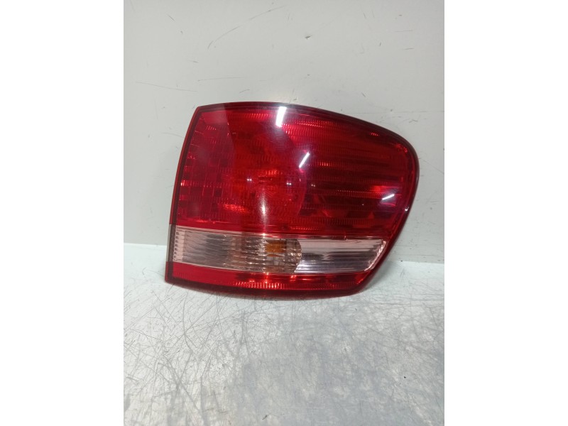 Recambio de piloto trasero derecho para toyota avensis verso (m20) 2.0 turbodiesel cat referencia OEM IAM   