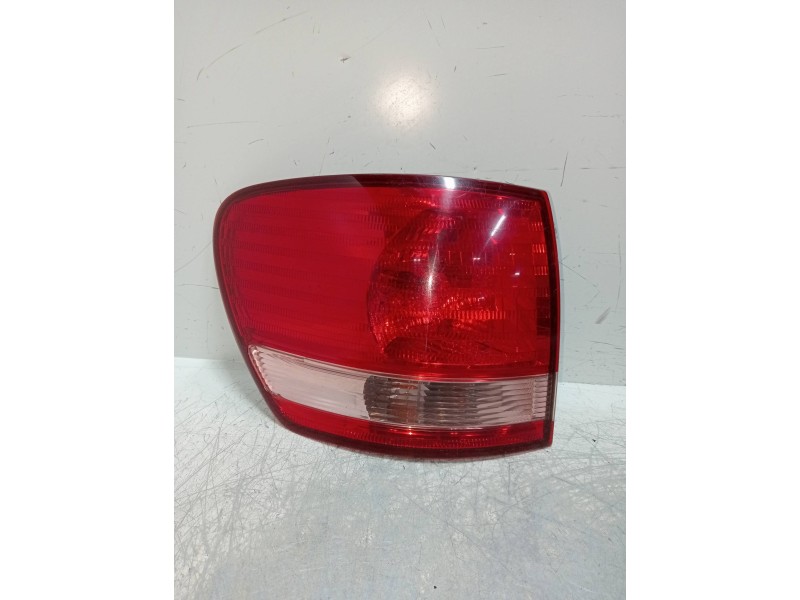 Recambio de piloto trasero izquierdo para toyota avensis verso (m20) 2.0 turbodiesel cat referencia OEM IAM   