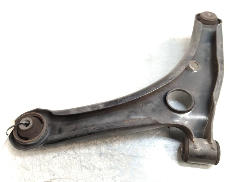 Recambio de brazo suspension inferior delantero izquierdo para mitsubishi colt berlina 3 (cz) 1.3 atlantis referencia OEM IAM   