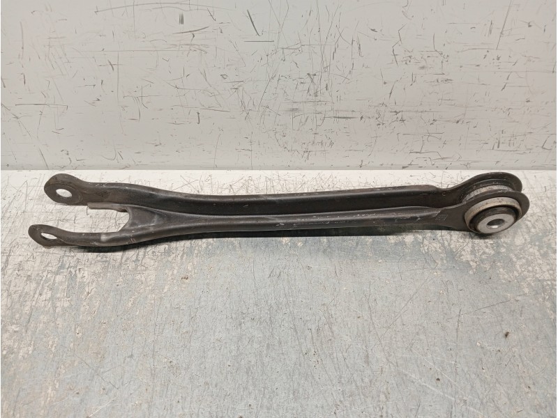 Recambio de brazo suspension inferior trasero derecho para mercedes clase c (w205) lim. 2.1 cdi cat referencia OEM IAM A20435212