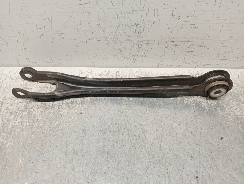 Recambio de brazo suspension inferior trasero izquierdo para mercedes clase c (w205) lim. 2.1 cdi cat referencia OEM IAM A204352