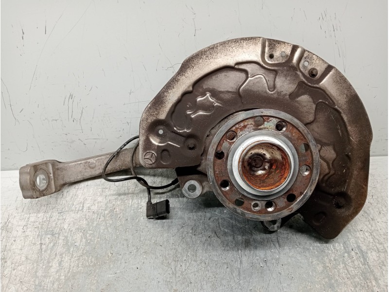 Recambio de mangueta delantera derecha para mercedes clase c (w205) lim. 2.1 cdi cat referencia OEM IAM   