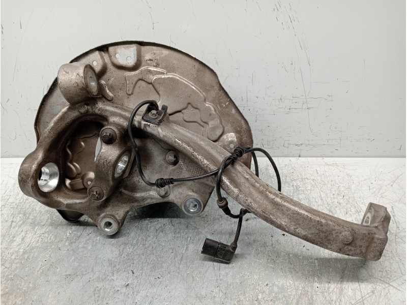 Recambio de mangueta delantera derecha para mercedes clase c (w205) lim. 2.1 cdi cat referencia OEM IAM   