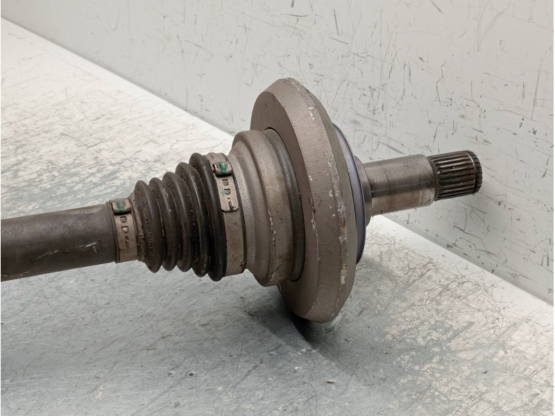 Recambio de transmision trasera izquierda para mercedes clase c (w205) lim. 2.1 cdi cat referencia OEM IAM A2053508113  
