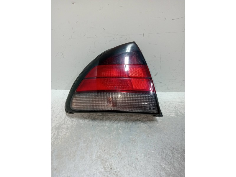Recambio de piloto trasero izquierdo interior para toyota corolla (e11) referencia OEM IAM   