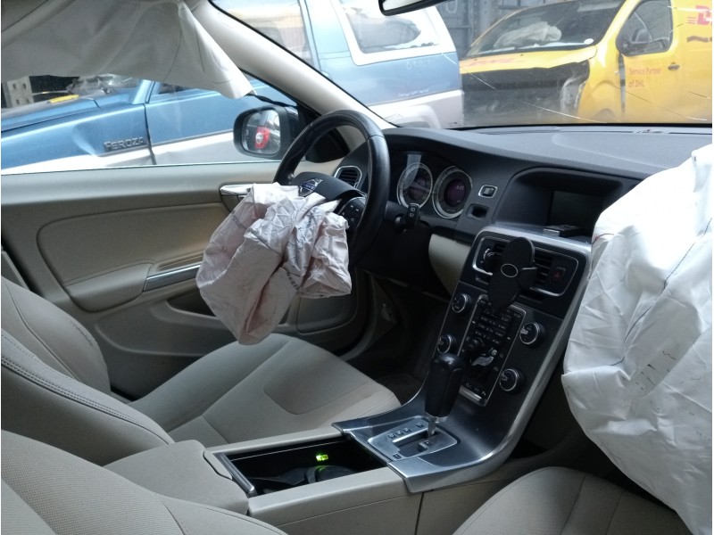 volvo v60 kombi del año 2011