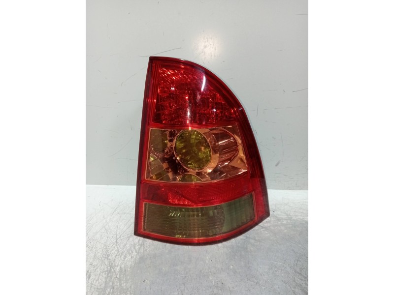 Recambio de piloto trasero derecho para toyota corolla familiar (e12) 1.4 turbodiesel cat referencia OEM IAM   